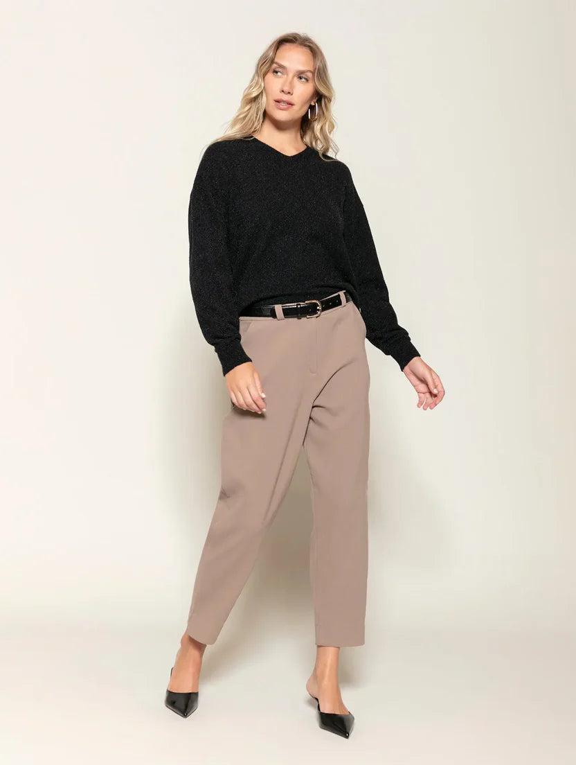 BLUSA EM V EM FIO PLUMA