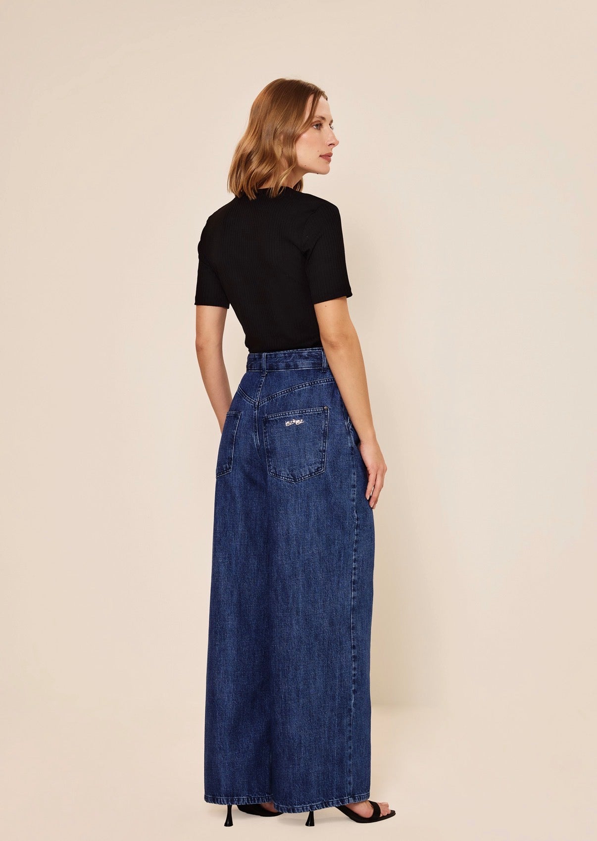 CALÇA JEANS CINTURA ALTA COM CINTO LEZ A LEZ