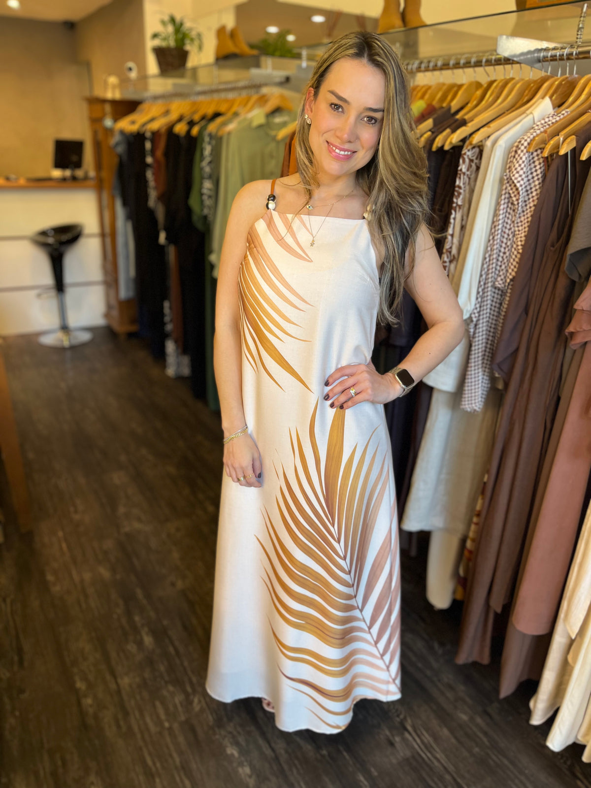 VESTIDO LONGO DE ALÇAS ESTAMPADO EM CREPE LEZ A LEZ