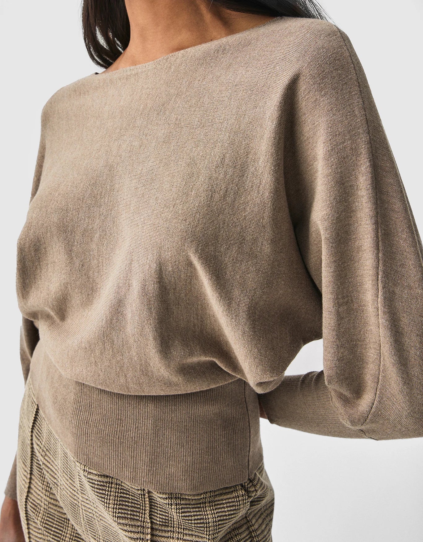 BLUSA TRICOT MANGA AMPLA BEGE SHOULDER