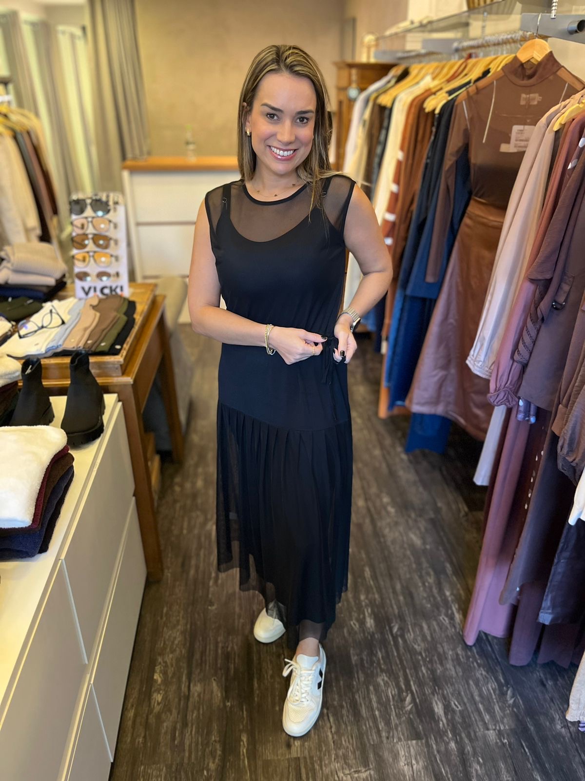 VESTIDO TULE SEM MANGA C/ MARRAÇÃO PRETO