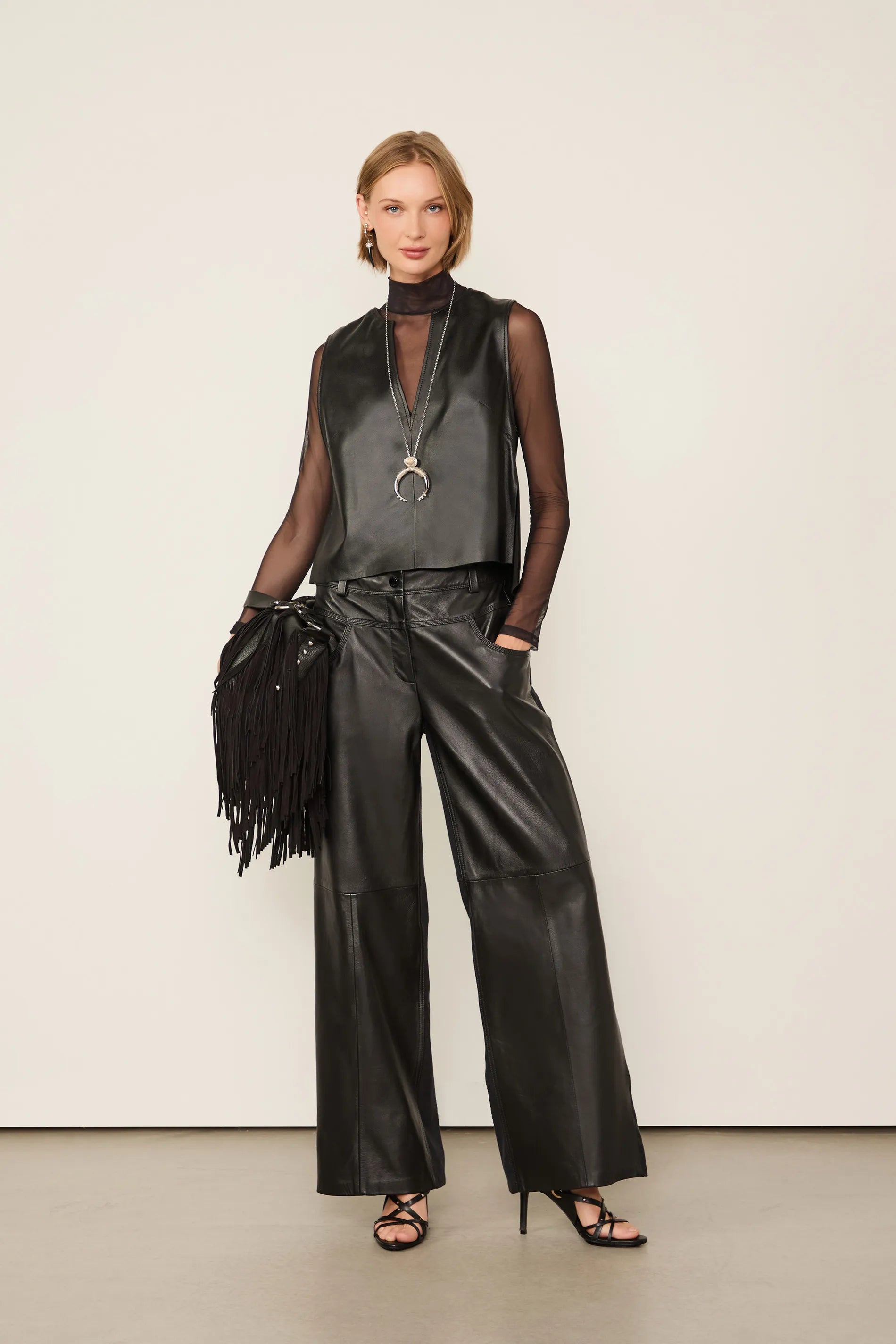 BLUSA TULE GOLA ALTA ANIMALE