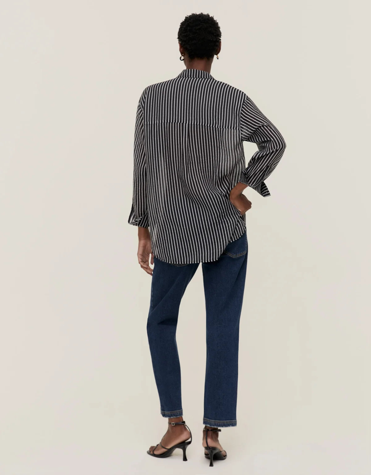 CAMISA FIO TINTO COM LENÇO SHOULDER