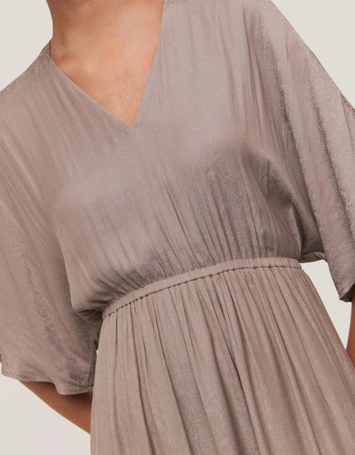 VESTIDO JACQUARD ACETINADO SHOULDER