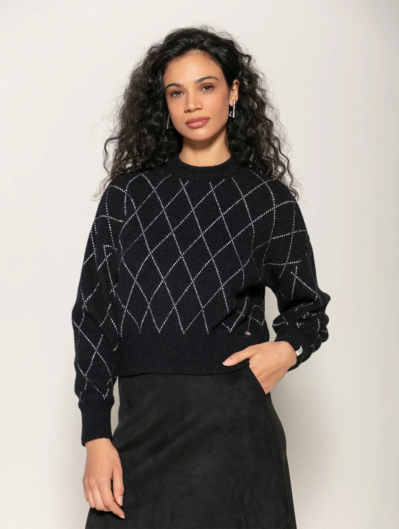 BLUSA FIO PLUMA GEOMÉTRICA BIAMAR