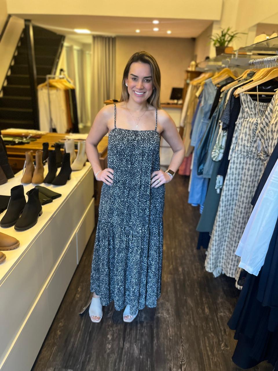 Vestido Mídi Decote