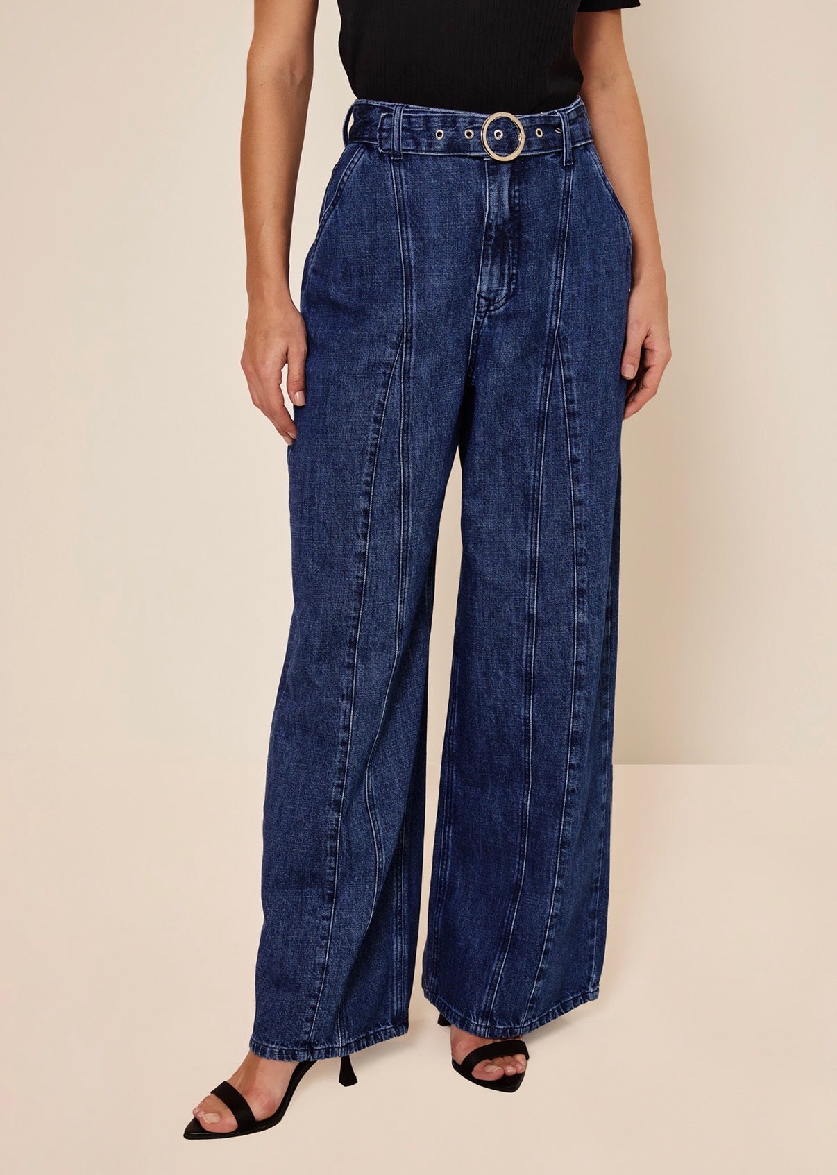 CALÇA JEANS CINTURA ALTA COM CINTO LEZ A LEZ