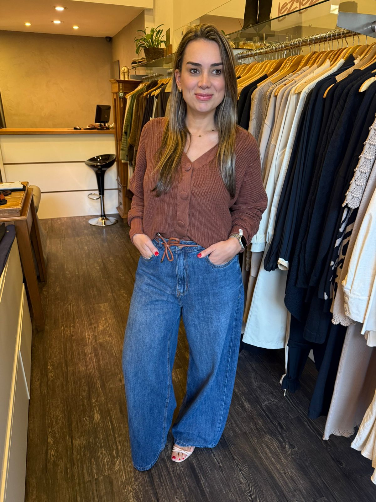 CALÇA JEANS COM CINTO