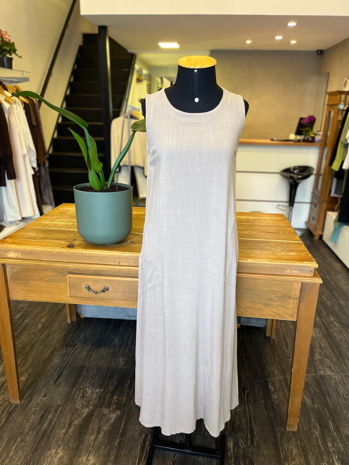 VESTIDO COM BOLSOS FRENTE SAARA DECLARI