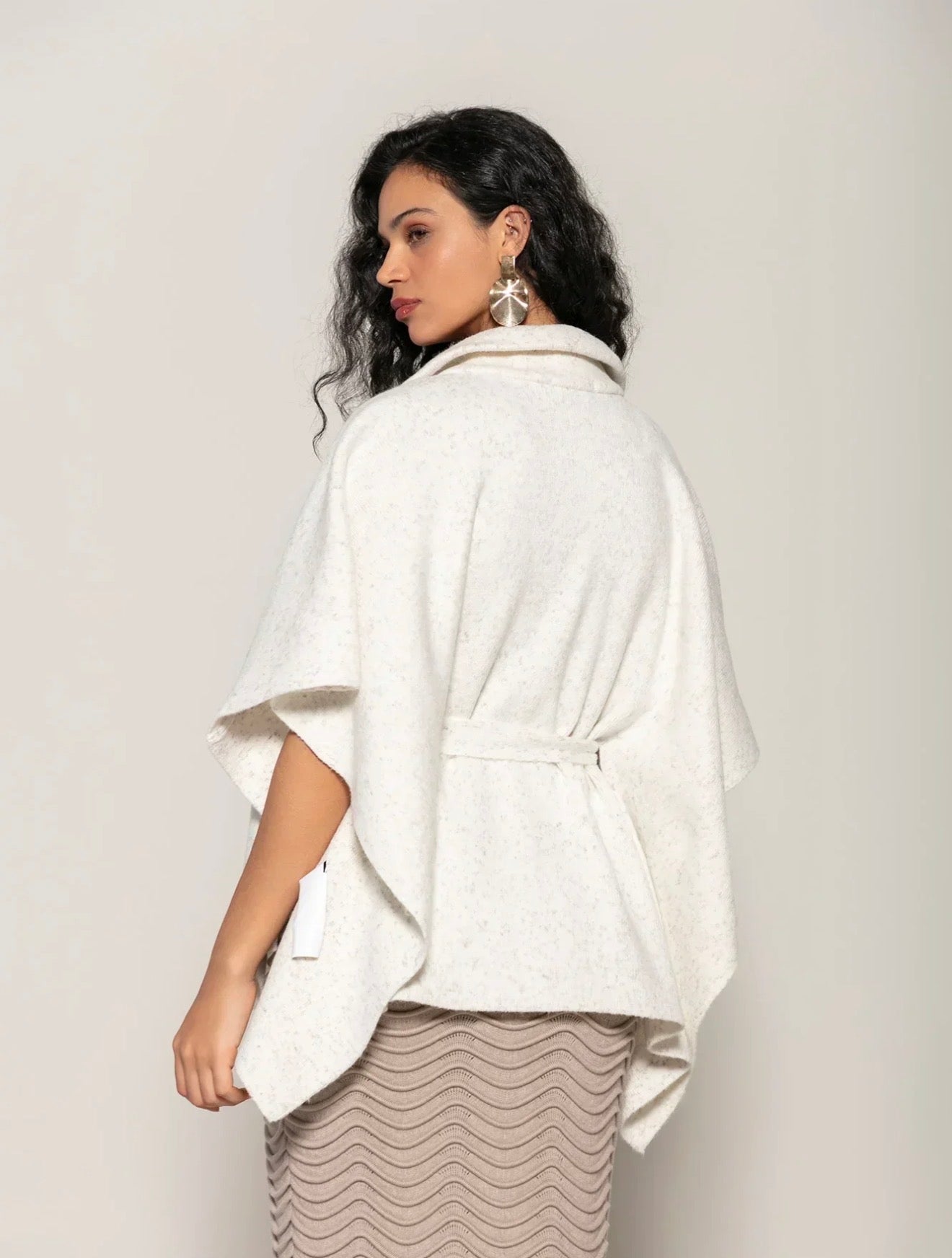 CAPA BIAMAR COM AMARRAÇÃO OFF WHITE