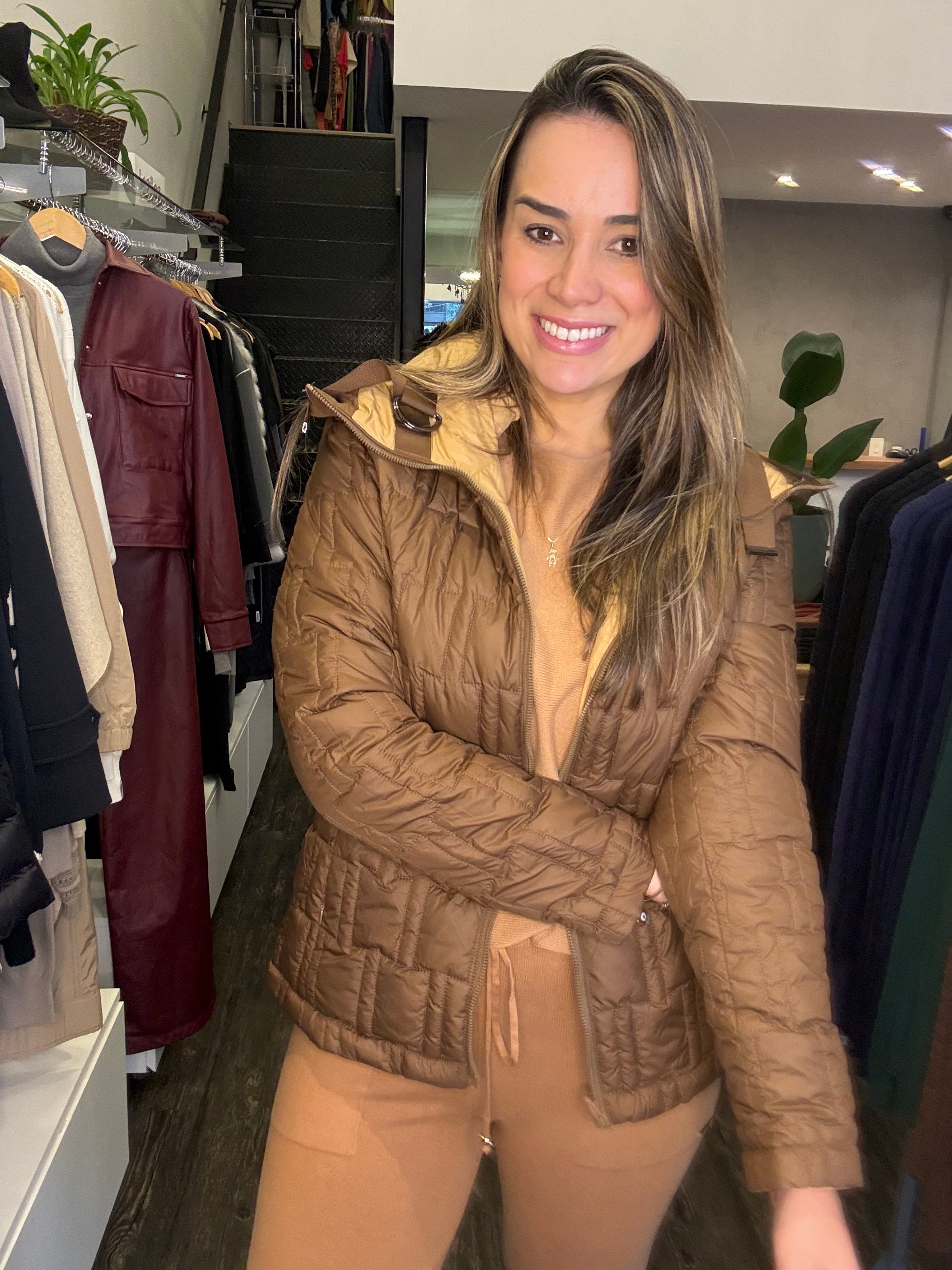 JAQUETA REVERSÍVEL AL PELO MARROM BEGE