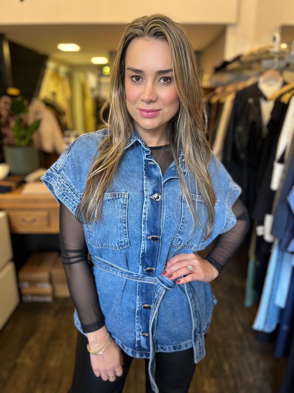 CAMISA JEANS COM MANGAS CURTAS LEZ A LEZ