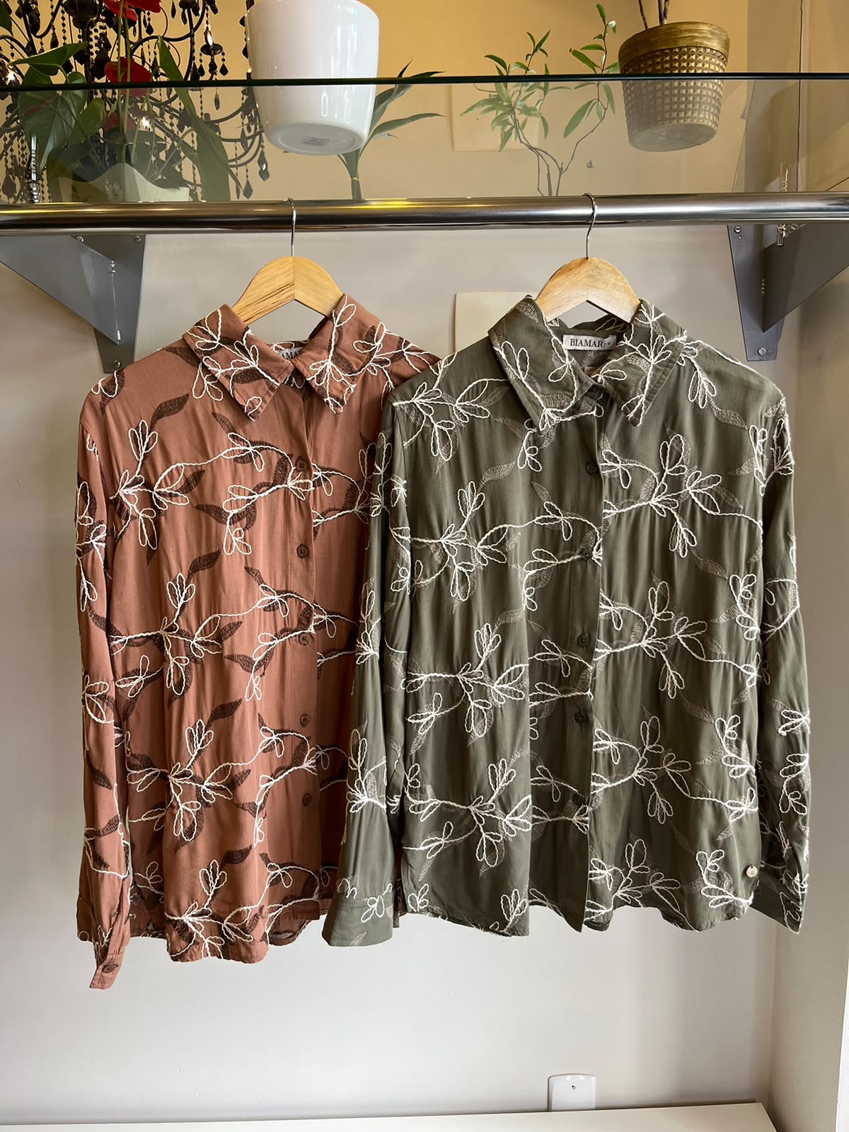 CAMISA BORDADA EM ALTO RELEVO BIAMAR