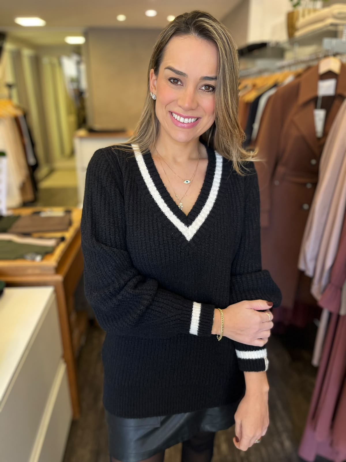 BLUSA ALONGADA COM DECOTE V
