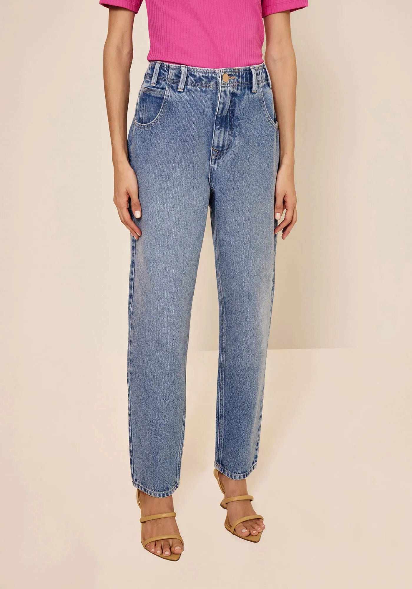 CALÇA JEANS DE CINTURA ALTA MOM LEZ A LEZ