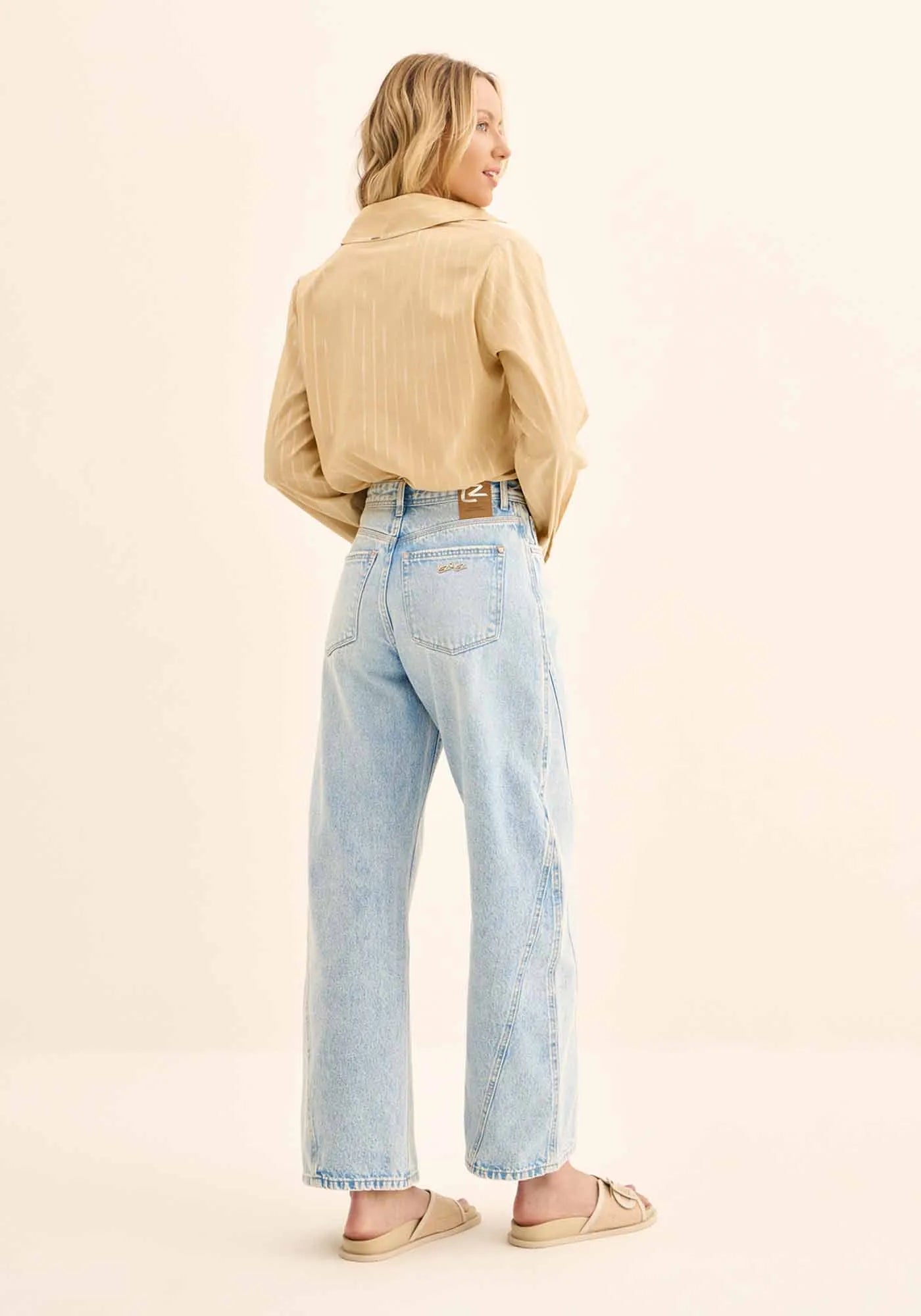 CALÇA JEANS BAGGY COM CINTURA ALTA LEZ A LEZ