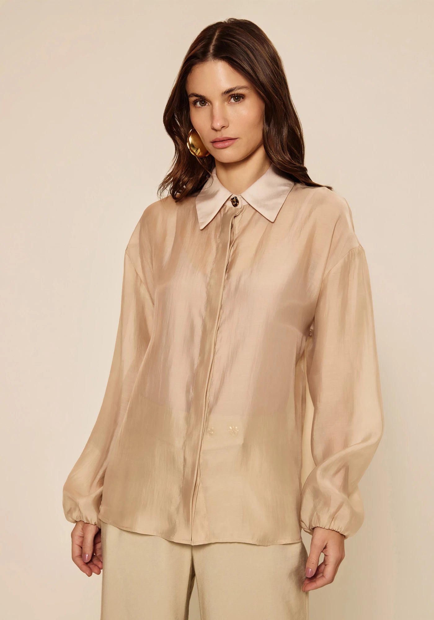 CAMISA COM TRANSPARÊNCIA