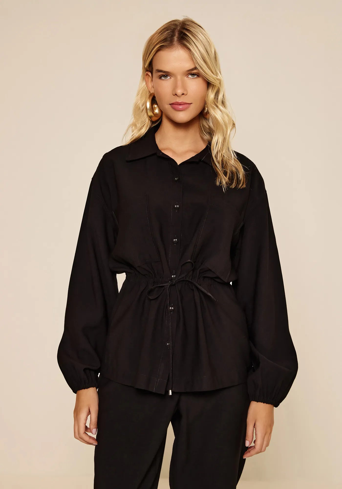PARKA DE MANGA LONGA COM GOLA