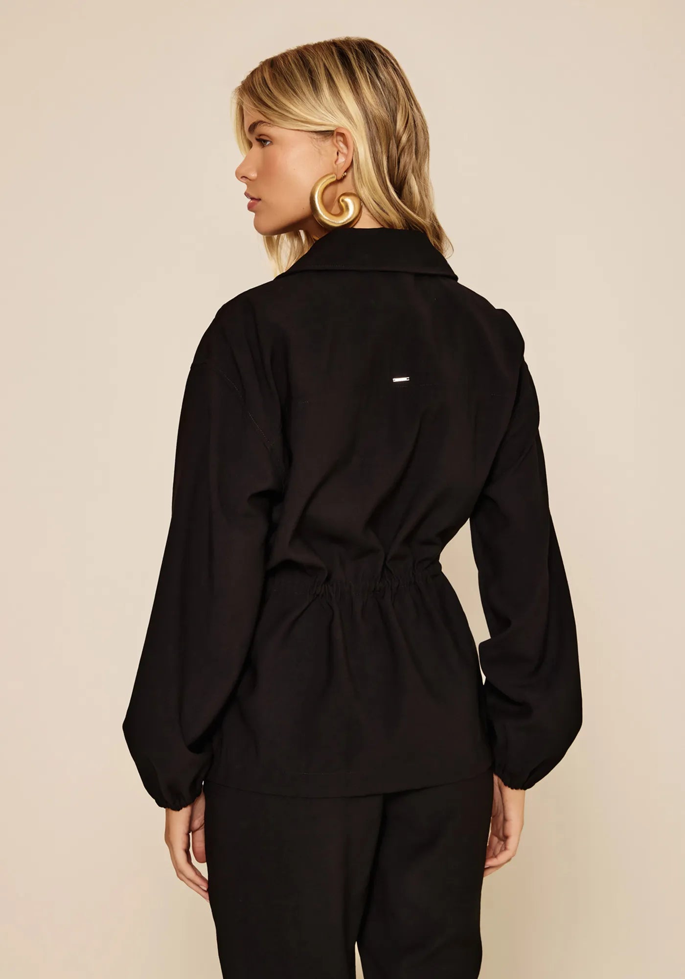 PARKA DE MANGA LONGA COM GOLA