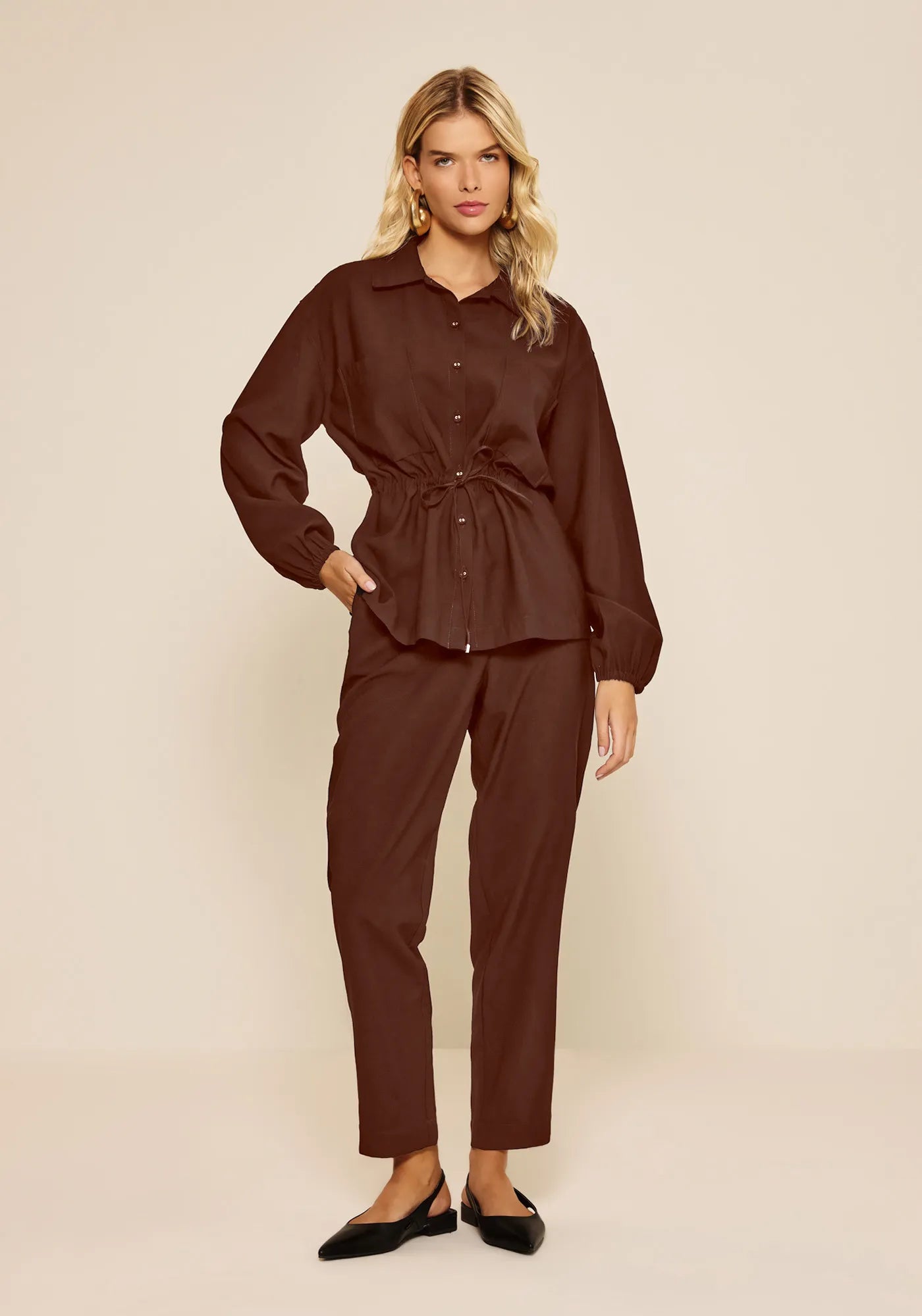 PARKA DE MANGA LONGA COM GOLA